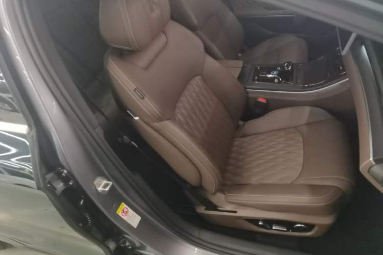 Used BYD Han 2022 DM-i 121KM Luxury Model Right Front Seat