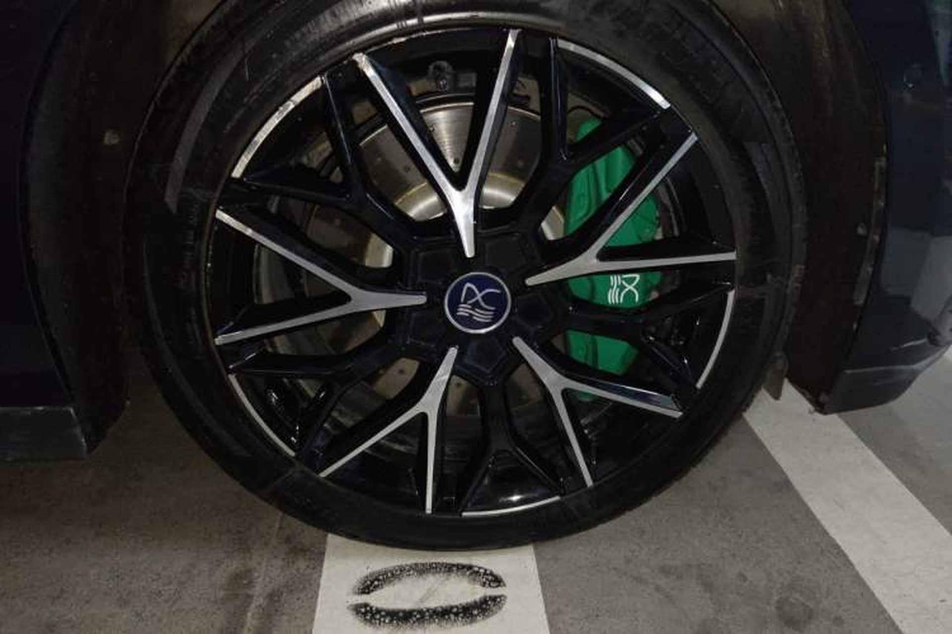 Used BYD Han 2022 EV 610 km All-Wheel-Drive Qianshan Cui Limited Edition Right Front Wheel Hub