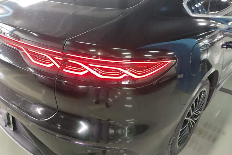 Used BYD Han 2022 DM-i 121KM Luxury Model Right Rear Taillight
