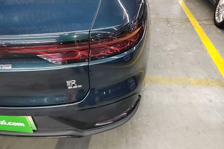 Used BYD Han 2022 EV 610 km All-Wheel-Drive Qianshan Cui Limited Edition Right Rear Taillight
