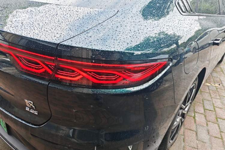 Used BYD Han 2022 EV 610 km All-Wheel-Drive Qianshan Cui Limited Edition Right Rear Taillight