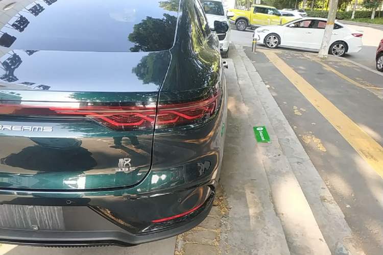Used BYD Han 2022 EV 610 km All-Wheel-Drive Qianshan Cui Limited Edition Right Rear Taillight