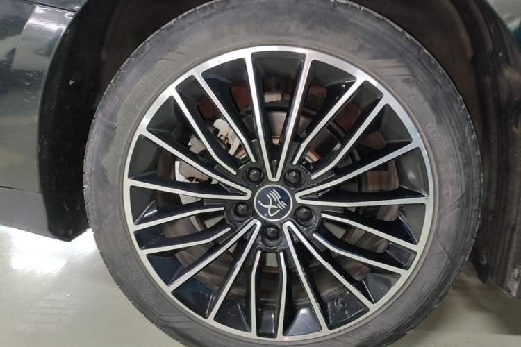 Used BYD Han 2022 DM-i 121KM Luxury Model Right Rear Wheel Hub