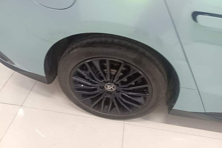 Used BYD Han 2022 DM-i 121KM Luxury Model Right Rear Wheel Hub