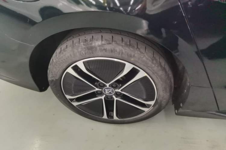 Used BYD Han 2022 DM-i 121KM Luxury Model Right Rear Wheel Hub
