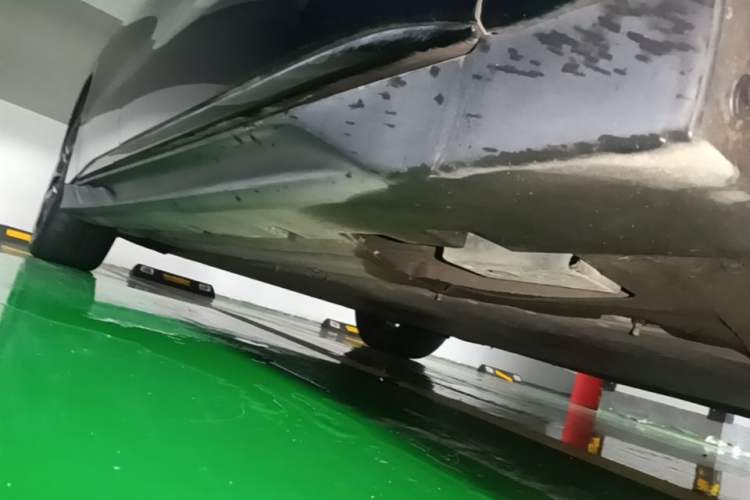 Used BYD Han 2022 EV 610 km All-Wheel-Drive Qianshan Cui Limited Edition Right Side Sill