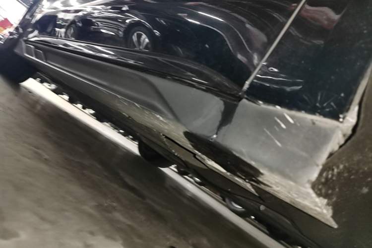 Used BYD Han 2022 EV 610 km All-Wheel-Drive Qianshan Cui Limited Edition Right Side Sill