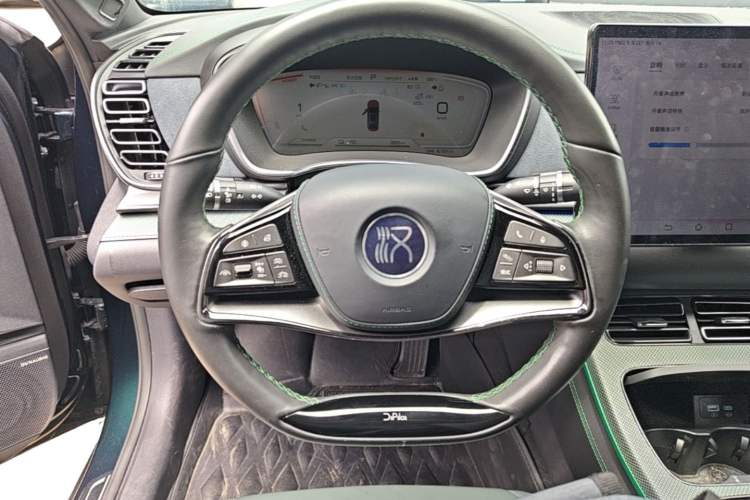 Used BYD Han 2022 EV 610 km All-Wheel-Drive Qianshan Cui Limited Edition Steering Wheel