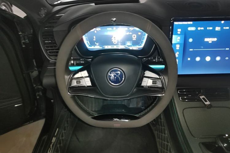 Used BYD Han 2022 EV 610 km All-Wheel-Drive Qianshan Cui Limited Edition Steering Wheel