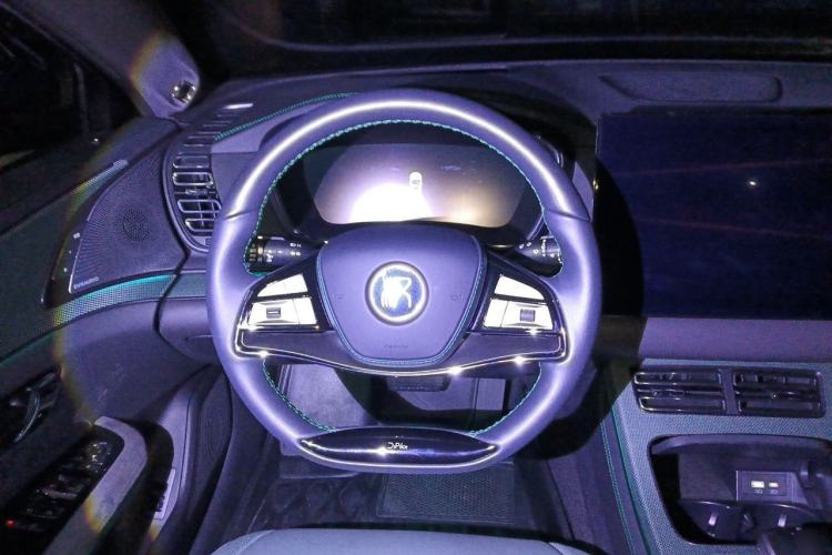 Used BYD Han 2022 EV 610 km All-Wheel-Drive Qianshan Cui Limited Edition Steering Wheel
