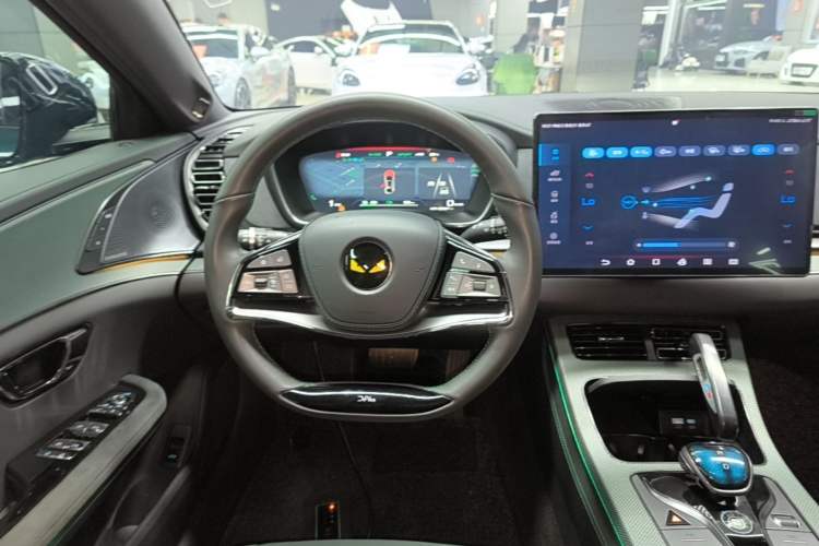 Used BYD Han 2022 EV 610 km All-Wheel-Drive Qianshan Cui Limited Edition Steering Wheel