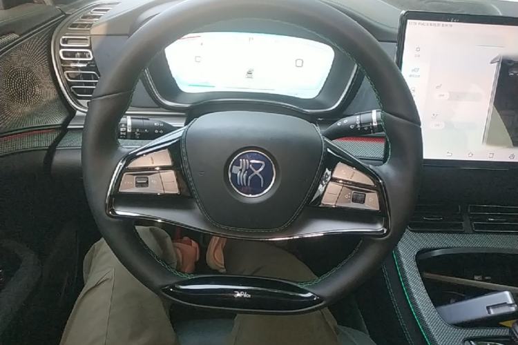 Used BYD Han 2022 EV 610 km All-Wheel-Drive Qianshan Cui Limited Edition Steering Wheel