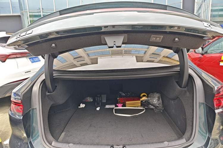 Used BYD Han 2022 EV 610 km All-Wheel-Drive Qianshan Cui Limited Edition Trunk