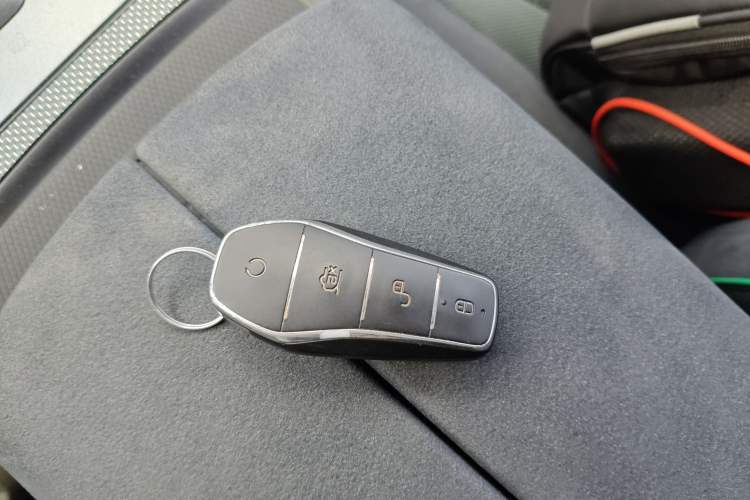 Used BYD Han 2022 EV 610 km All-Wheel-Drive Qianshan Cui Limited Edition Vehicle Key
