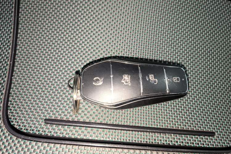 Used BYD Han 2022 EV 610 km All-Wheel-Drive Qianshan Cui Limited Edition Vehicle Key