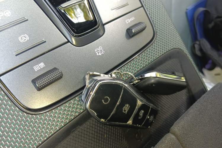 Used BYD Han 2022 EV 610 km All-Wheel-Drive Qianshan Cui Limited Edition Vehicle Key