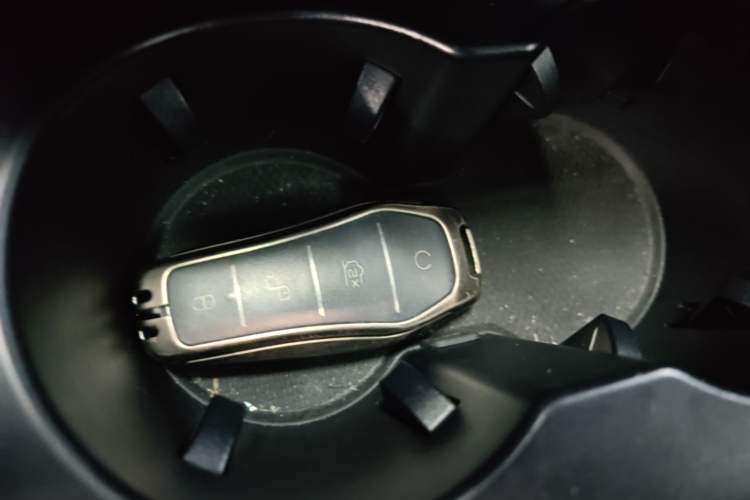 Used BYD Han 2022 EV 610 km All-Wheel-Drive Qianshan Cui Limited Edition Vehicle Key