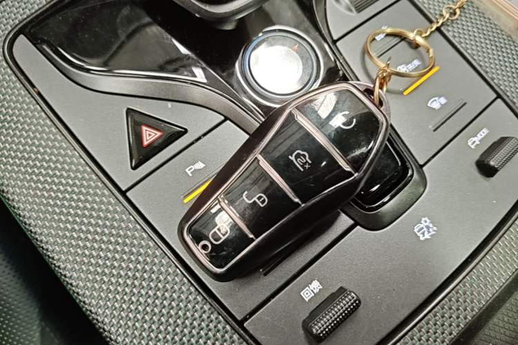 Used BYD Han 2022 EV 610 km All-Wheel-Drive Qianshan Cui Limited Edition Vehicle Key