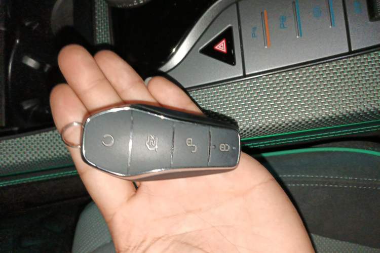 Used BYD Han 2022 EV 610 km All-Wheel-Drive Qianshan Cui Limited Edition Vehicle Key