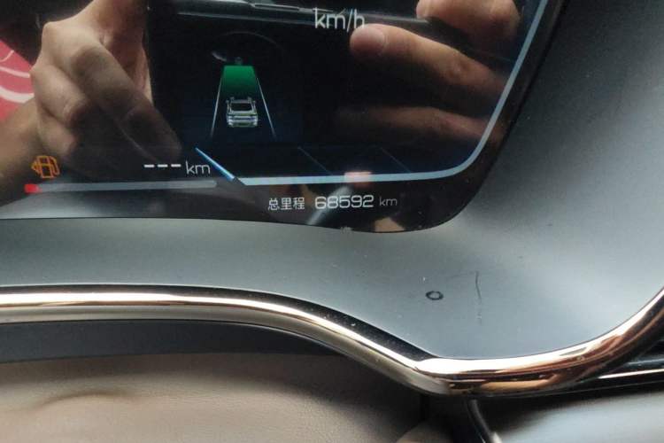 Used BYD Han 2022 DM-i 121KM Luxury Model Odometer Close Up