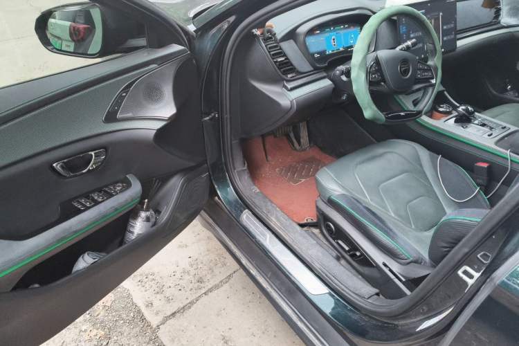 Used BYD Han 2022 EV 610 km All-Wheel-Drive Qianshan Cui Limited Edition Driver Seat