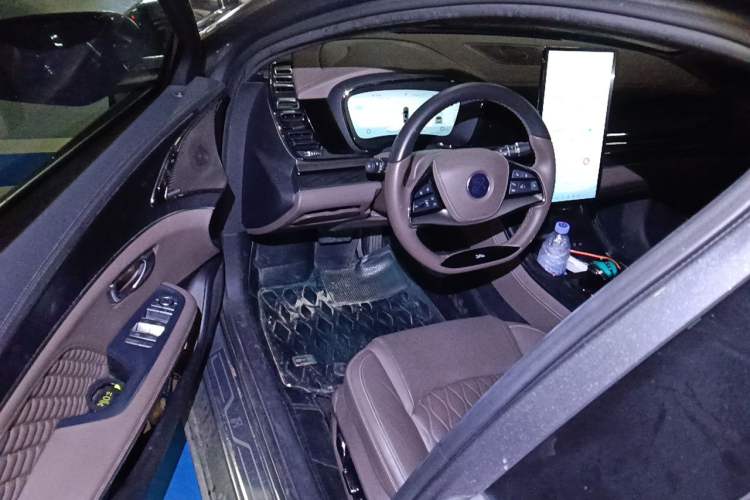 Used BYD Han 2022 DM-i 121KM Luxury Model Driver Seat