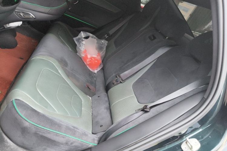 Used BYD Han 2022 EV 610 km All-Wheel-Drive Qianshan Cui Limited Edition Left Rear Seat