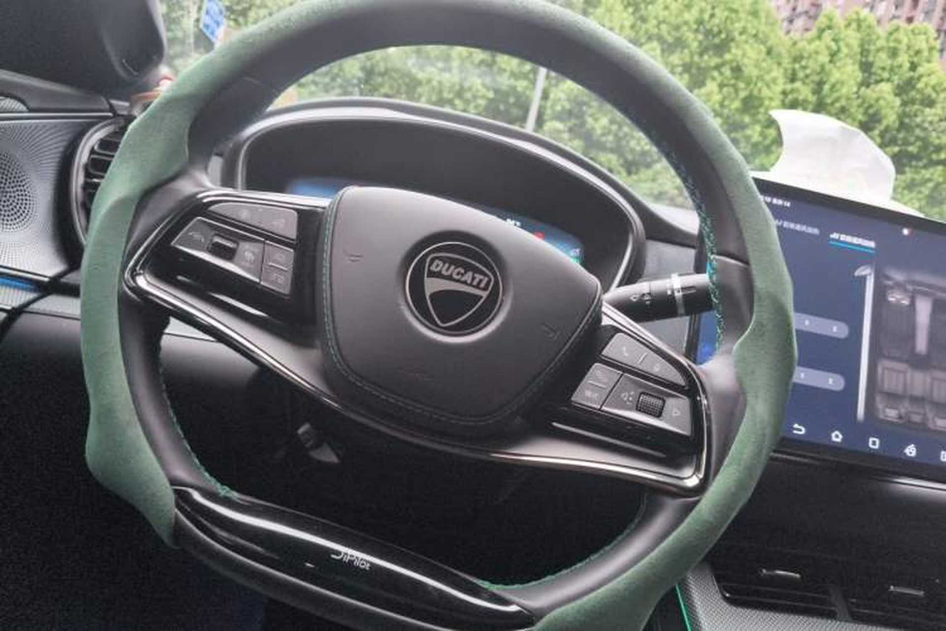 Used BYD Han 2022 EV 610 km All-Wheel-Drive Qianshan Cui Limited Edition Steering Wheel