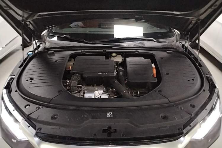 Used BYD Han 2022 DM-i 121KM Prestige Model Engine Bay