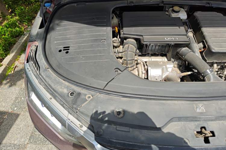 Used BYD Han 2022 DM-i 121KM Prestige Model Engine Bay Right