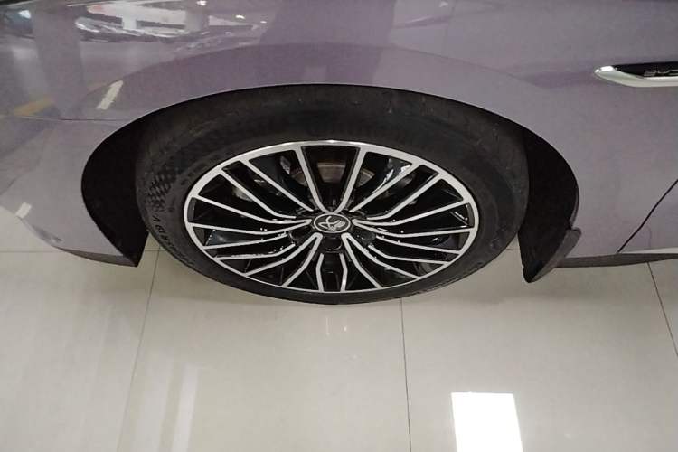 Used BYD Han 2022 DM-i 121KM Prestige Model Left Front Wheel Hub