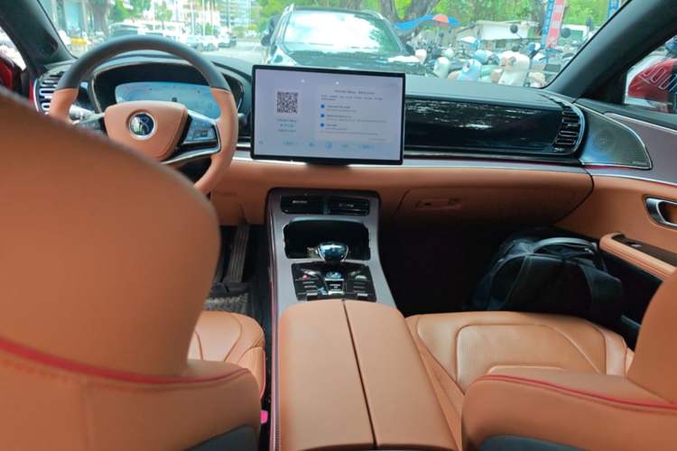 Used BYD Han 2022 EV Genesis Edition 610KM All-Wheel Drive Premium Model Audio And AC Panel