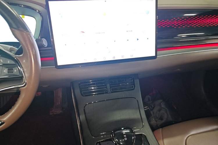 Used BYD Han 2022 DM-i 121KM Luxury Model Audio And AC Panel