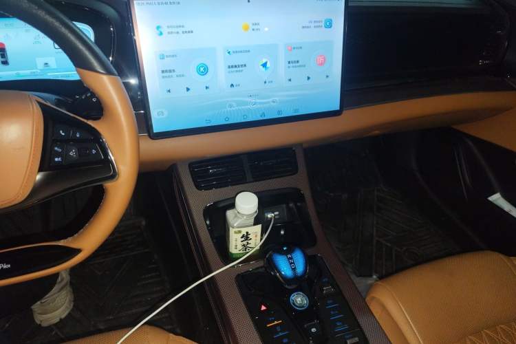 Used BYD Han 2022 DM-i 121KM Luxury Model Audio And AC Panel