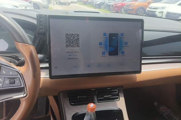 Used BYD Han 2022 DM-i 121KM Luxury Model Audio And AC Panel