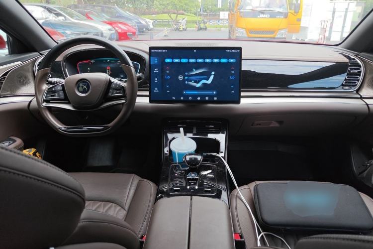 Used BYD Han 2022 DM-i 121KM Prestige Model Center Console
