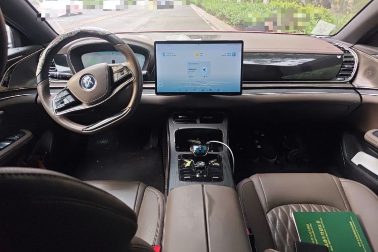 Used BYD Han 2022 DM-i 121KM Luxury Model Center Console