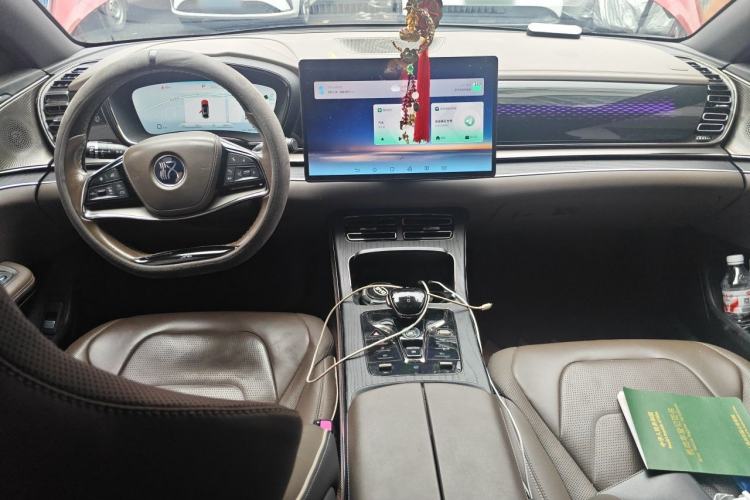 Used BYD Han 2022 DM-i 121KM Luxury Model Center Console