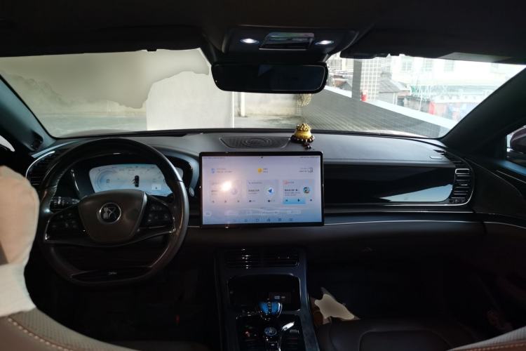 Used BYD Han 2022 EV Genesis Edition 715 km Front-Wheel-Drive Flagship Model Center Console
