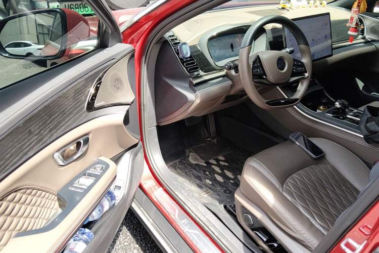Used BYD Han 2022 DM-i 121KM Luxury Model Driver Seat