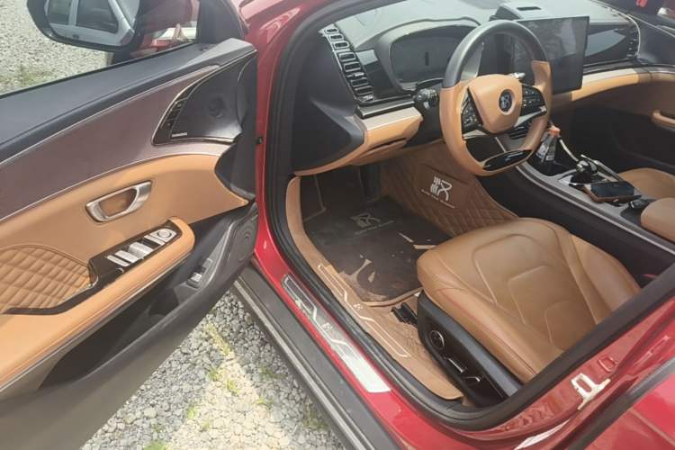 Used BYD Han 2022 DM-i 121KM Luxury Model Driver Seat