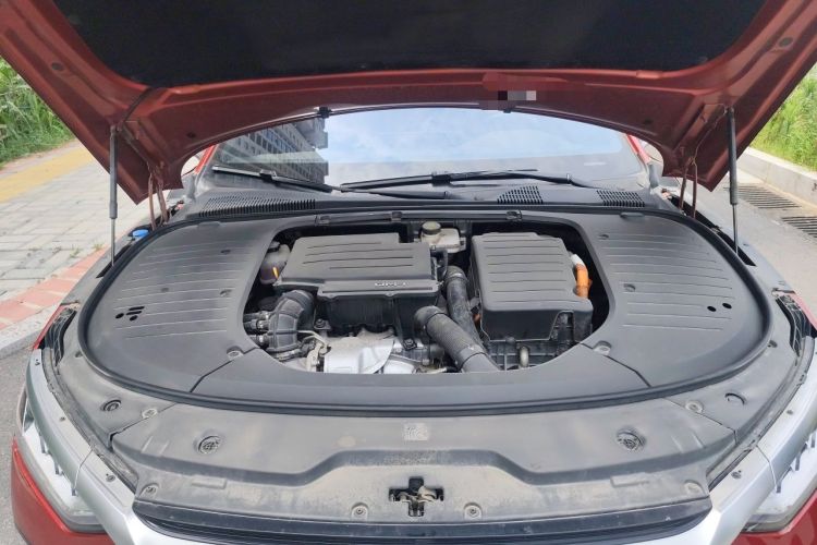 Used BYD Han 2022 DM-i 121KM Luxury Model Engine Bay