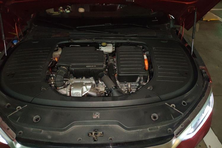 Used BYD Han 2022 DM-i 121KM Luxury Model Engine Bay