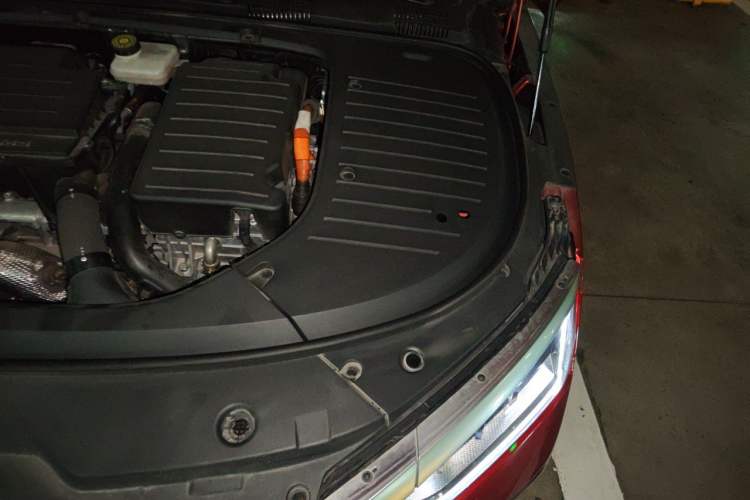 Used BYD Han 2022 DM-i 121KM Luxury Model Engine Bay Left