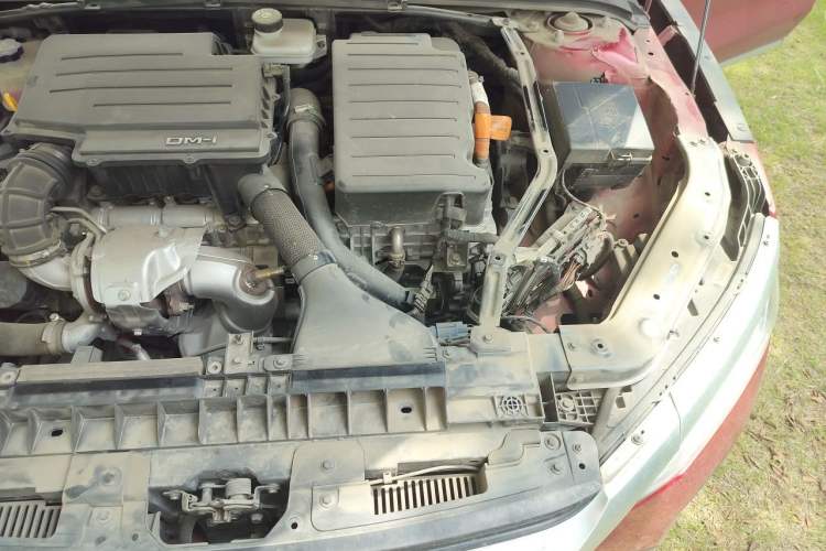 Used BYD Han 2022 DM-i 121KM Prestige Model Engine Bay Left