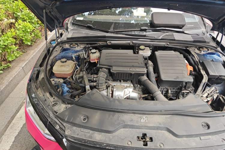 Used BYD Han 2022 DM-i 121KM Luxury Model Engine Bay Right