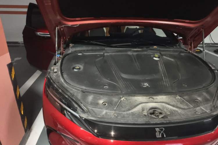 Used BYD Han 2022 EV Genesis Edition 715KM Front-Wheel-Drive Prestige Model Engine Bay Right