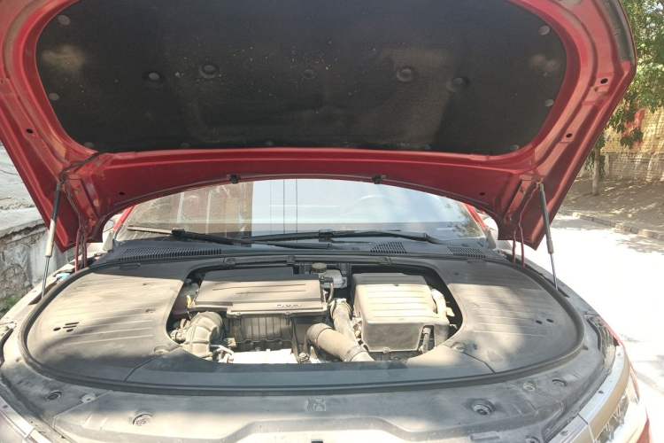 Used BYD Han 2022 DM-i 121KM Luxury Model Engine Bay