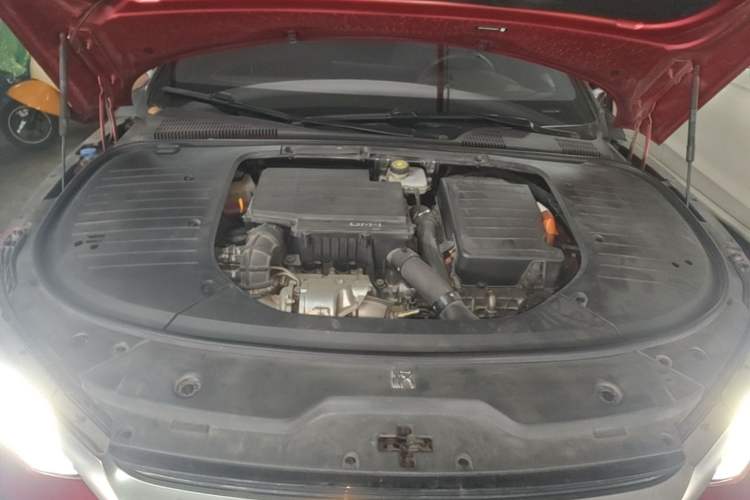 Used BYD Han 2022 DM-i 121KM Luxury Model Engine Bay