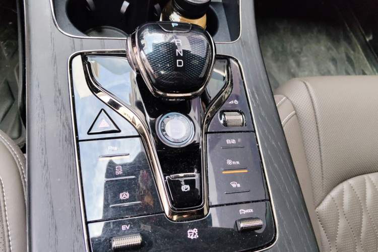 Used BYD Han 2022 DM-i 121KM Luxury Model Gear Lever
